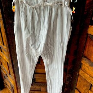 Nice ankle length linen pants
